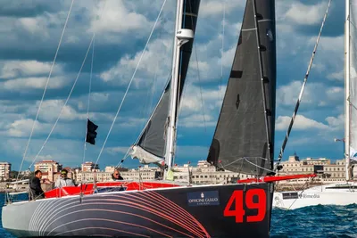 Class 40 Akilaria RC1