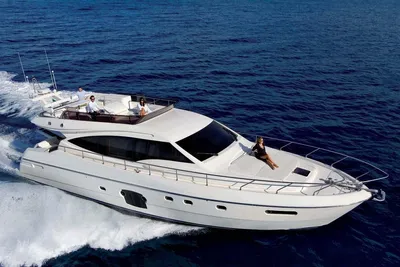 2008 Ferretti Yachts FERRETTI 592