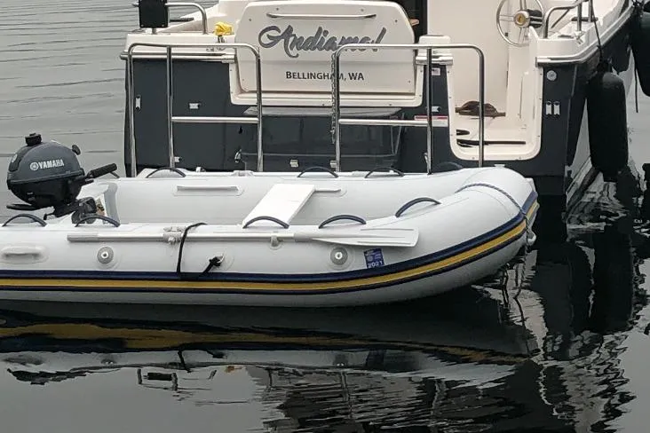 Andiamo Yacht Photos Pics 2020 Cutwater C-28 boat with inflatable dinghy and Yamaha motor, Bellingham, WA.