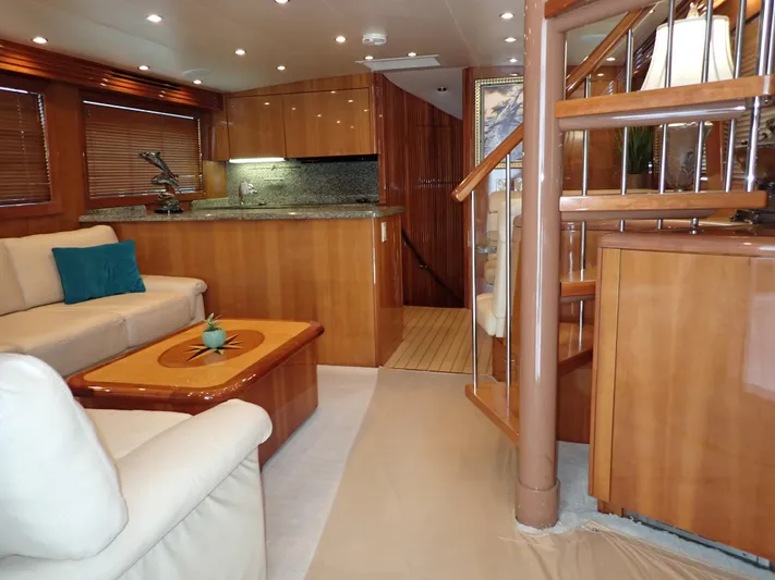 Something Fishy Yacht Photos Pics Hatteras 60 SOMETHING FISHY - Salon & Spiral Staircase