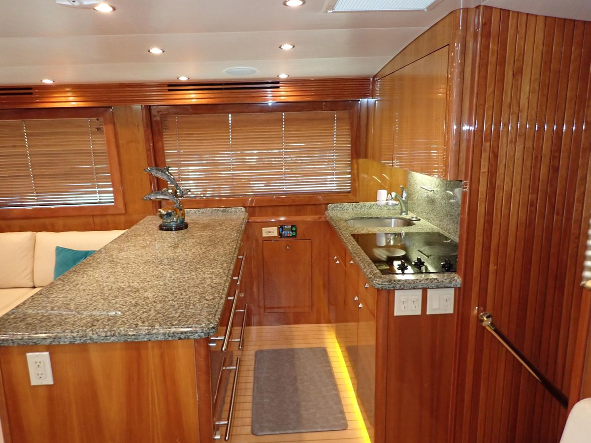 2005 Hatteras 60 