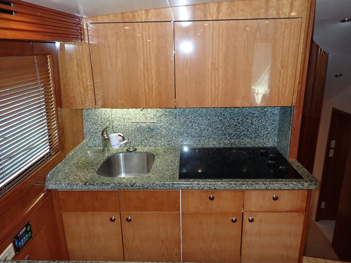 2005 Hatteras 60 