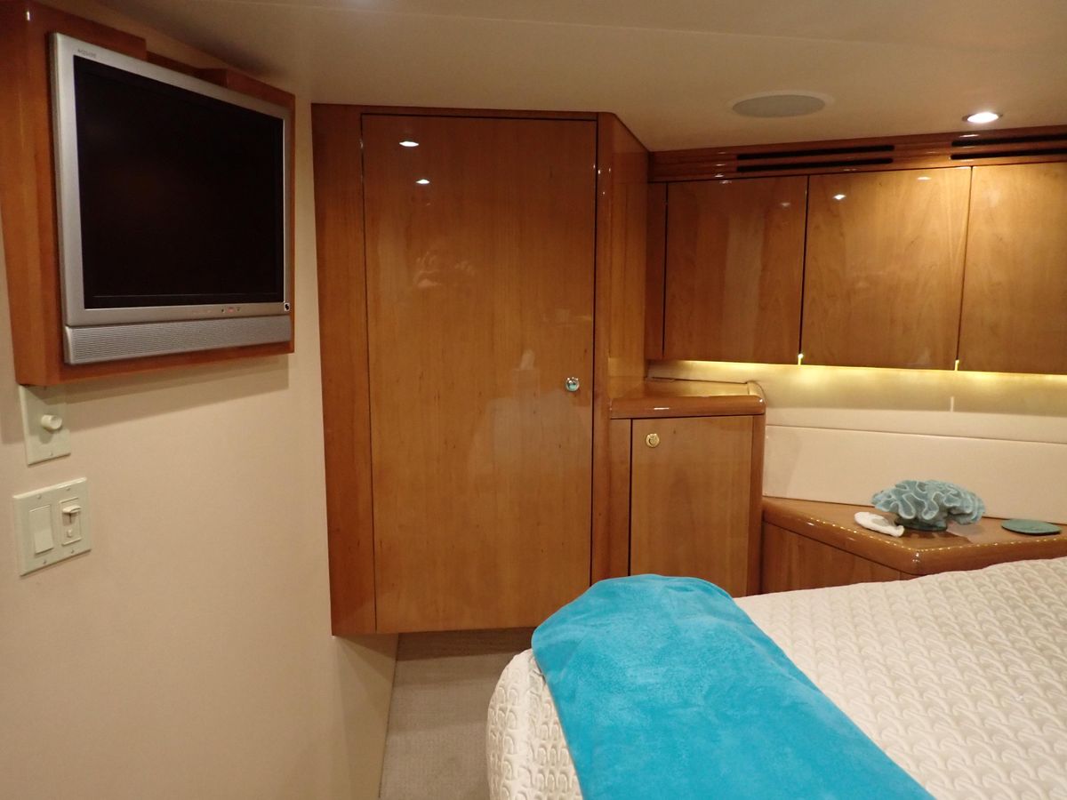 2005 Hatteras 60 