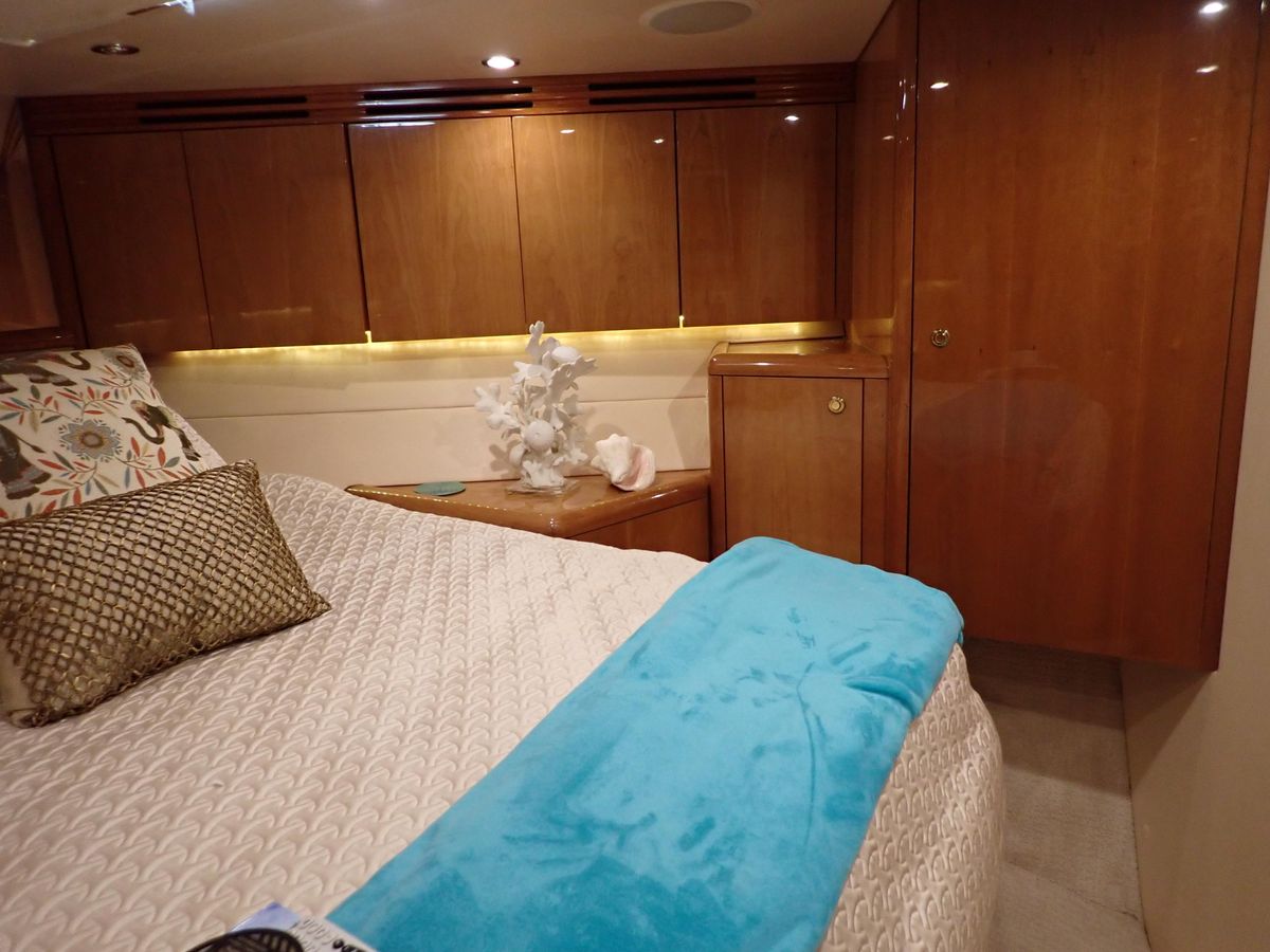 2005 Hatteras 60 