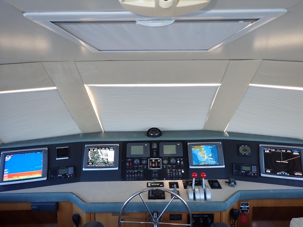 2005 Hatteras 60 