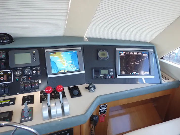 Something Fishy Yacht Photos Pics Hatteras 60 SOMETHING FISHY - Enclosed Flybridge Helm Electronics