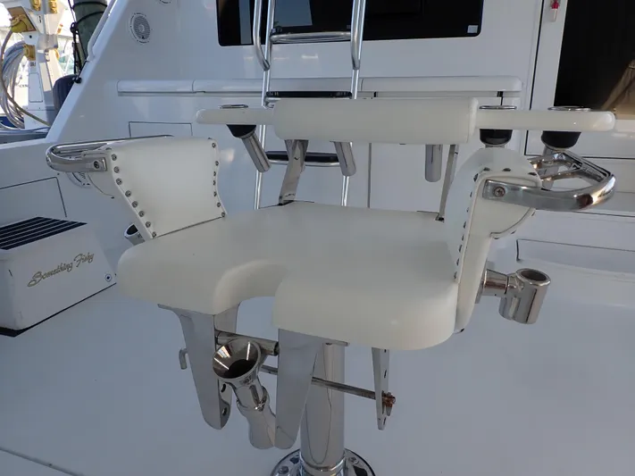 Something Fishy Yacht Photos Pics Hatteras 60 SOMETHING FISHY - Cockpit Fighting Chair