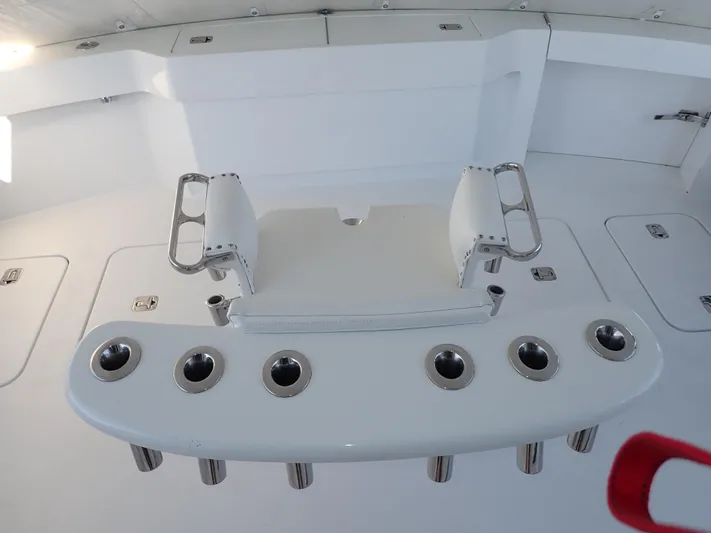 Something Fishy Yacht Photos Pics Hatteras 60 SOMETHING FISHY - Rod Holders