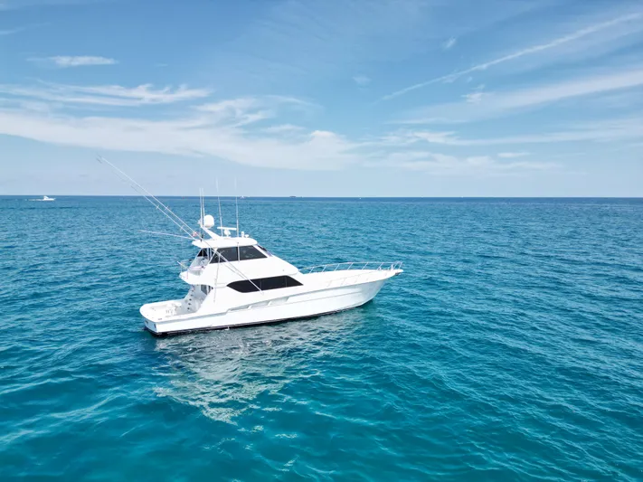 Something Fishy Yacht Photos Pics Hatteras 60 SOMETHING FISHY - Starboard Aerial Profile