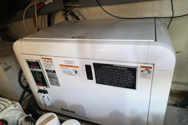  Yacht Photos Pics Kohler power system in 2009 Four Winns V435 boat engine room.