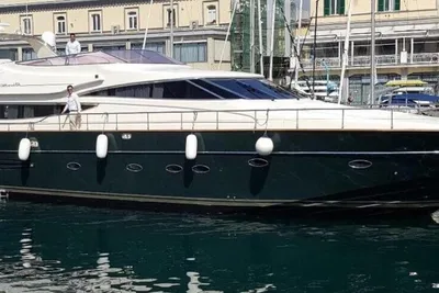 2001 Riva Opera 80