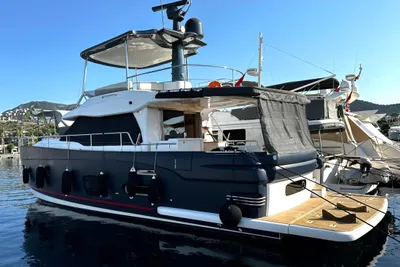 2016 Azimut Magellano 53