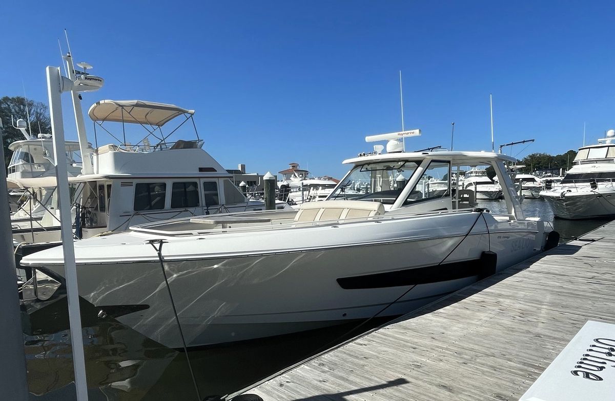 2019 Boston Whaler 42 