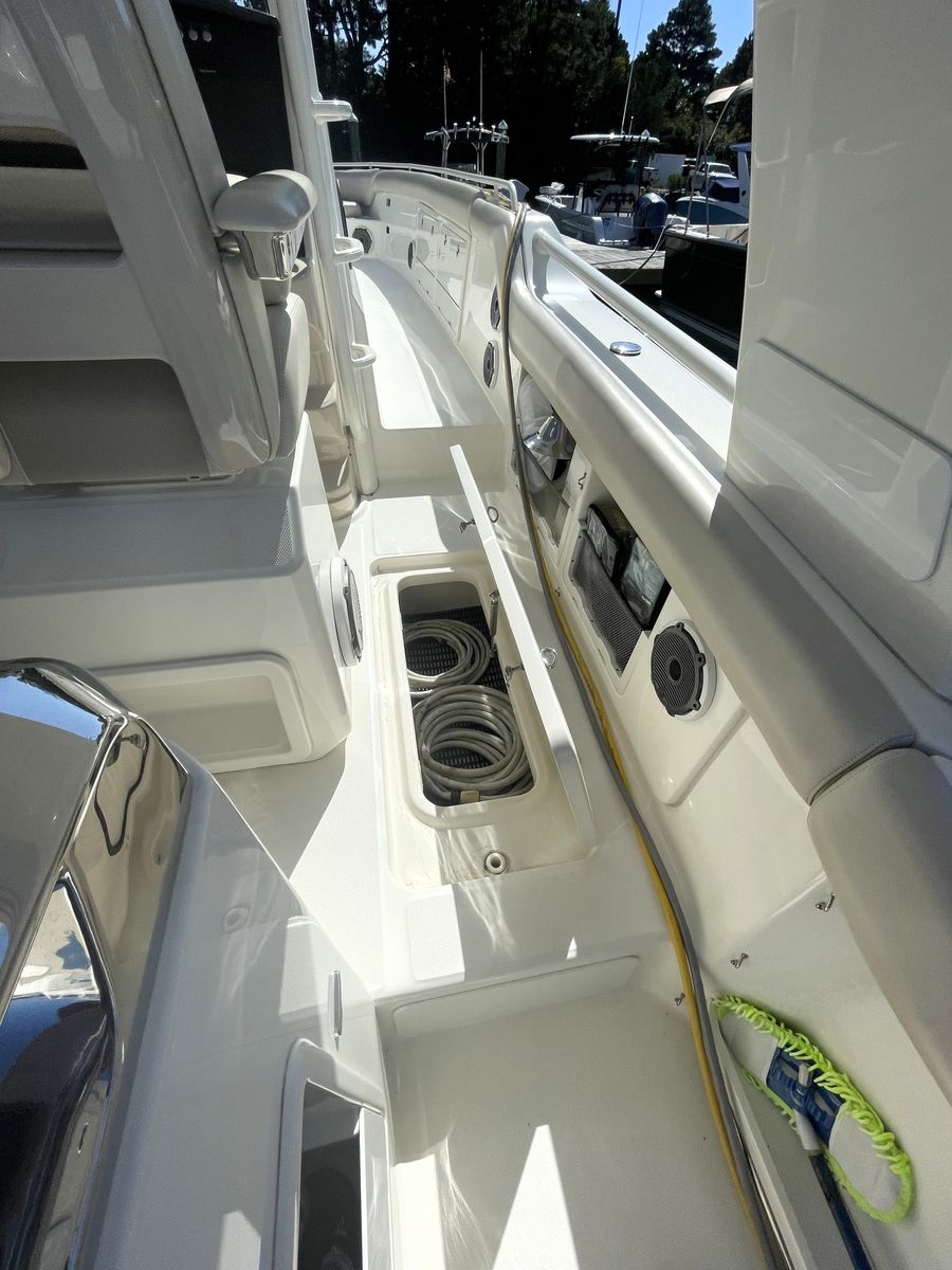 2019 Boston Whaler 42 