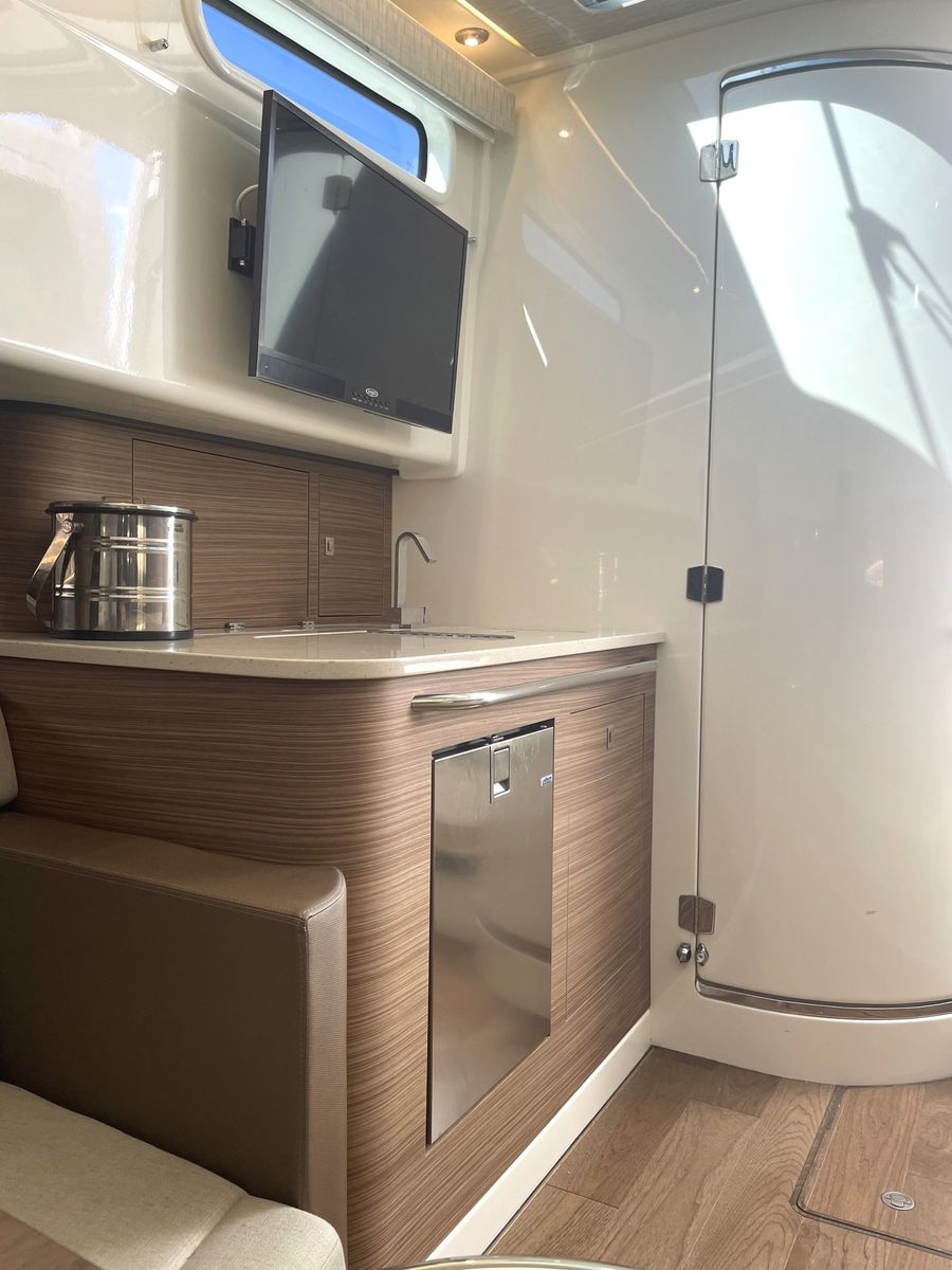 2019 Boston Whaler 42 