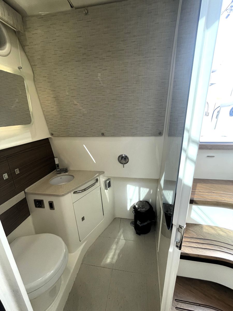 2019 Boston Whaler 42 