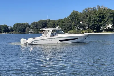 Boston Whaler 420 Outrage