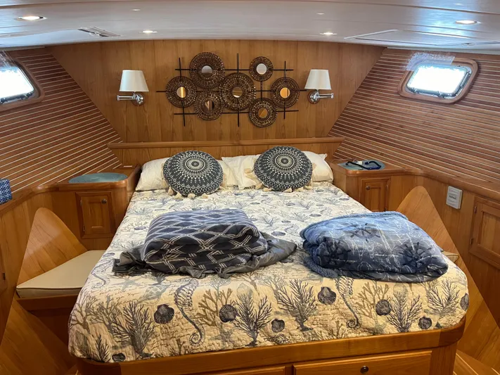 Papa Whiskey Yacht Photos Pics 