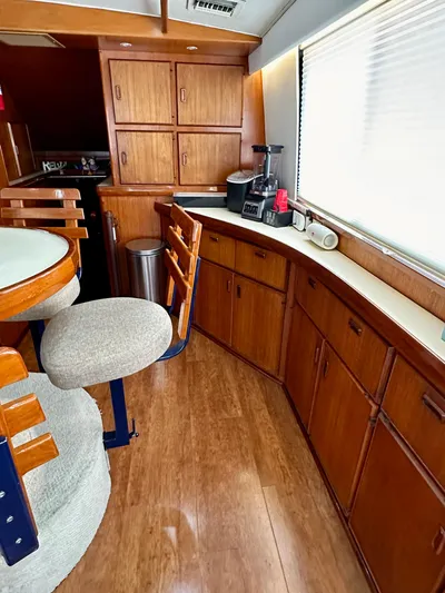 Farbrengen Yacht Photos Pics Salon Forward Starboard