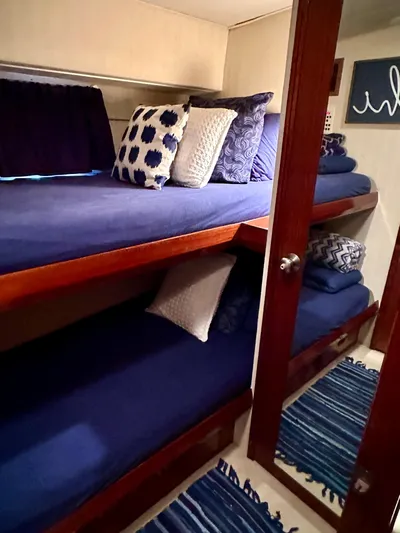 Farbrengen Yacht Photos Pics Starboard Guest Stateroom