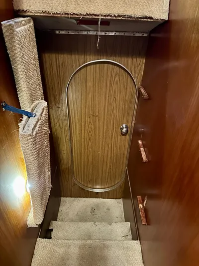 Farbrengen Yacht Photos Pics Engine Room Access