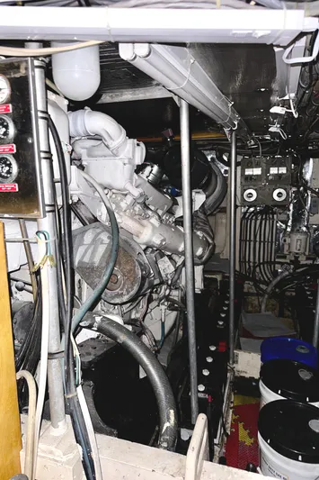 Farbrengen Yacht Photos Pics Starboard Motor