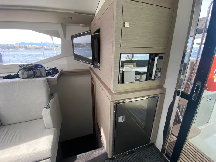Enotan Yacht Photos Pics Interior of 2020 Fountaine Pajot Saona 47 yacht with modern amenities and ocean view.