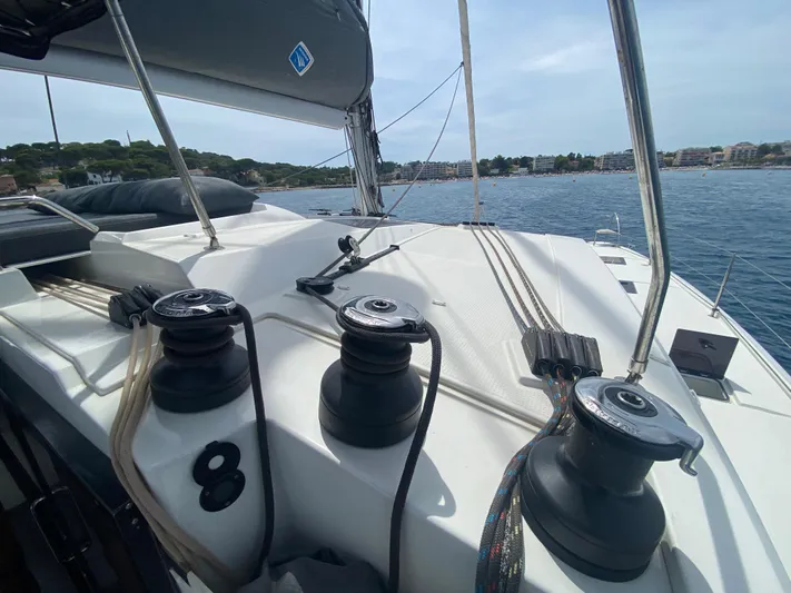 Enotan Yacht Photos Pics Deck view of 2020 Fountaine Pajot Saona 47 catamaran with winches and ropes.