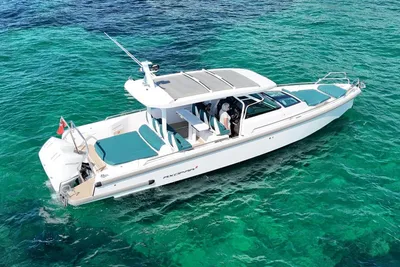 2022 Axopar 37 Sun Top