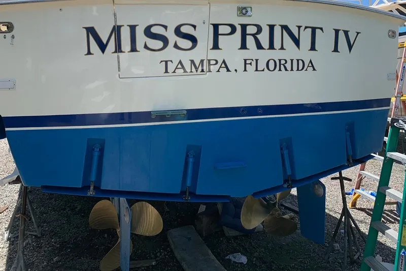Miss Print IV Yacht Photos Pics 1987 Hatteras 52 Convertible boat named Miss Print IV in Tampa, Florida.