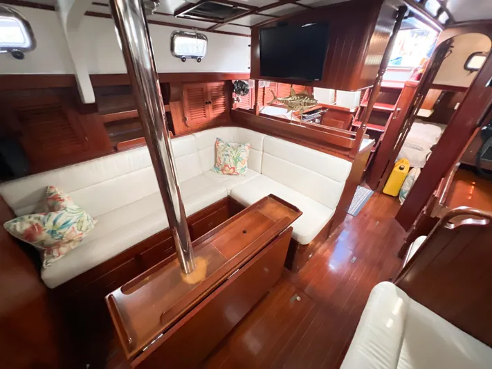 Della Therese Yacht Photos Pics 