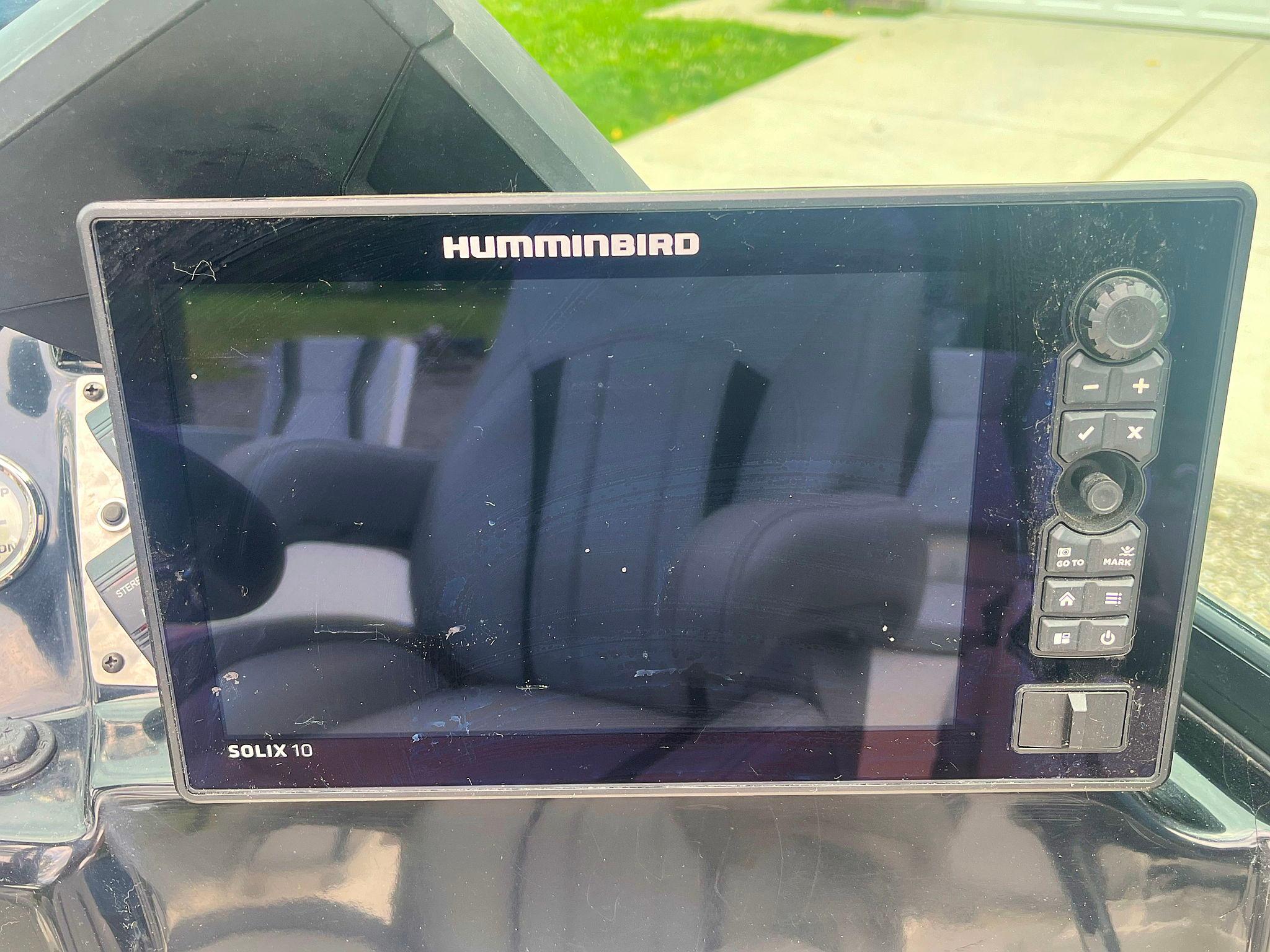 Humminbird Solix 10 fish finder on 2018 Larson 1850 FX DC boat dashboard.