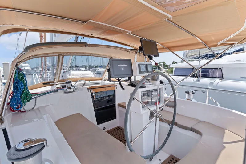 Callahan Yacht Photos Pics Cockpit of 2000 Ta Shing Taswell 44 All Season yacht with navigation equipment.