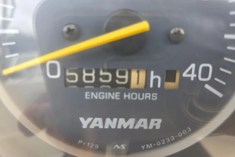 Callahan Yacht Photos Pics Yanmar engine hour meter showing 5859 hours on a 2000 Ta Shing Taswell 44 All Season.