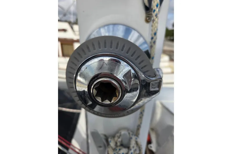 Callahan Yacht Photos Pics Close-up of a winch on a 2000 Ta Shing Taswell 44 All Season yacht.