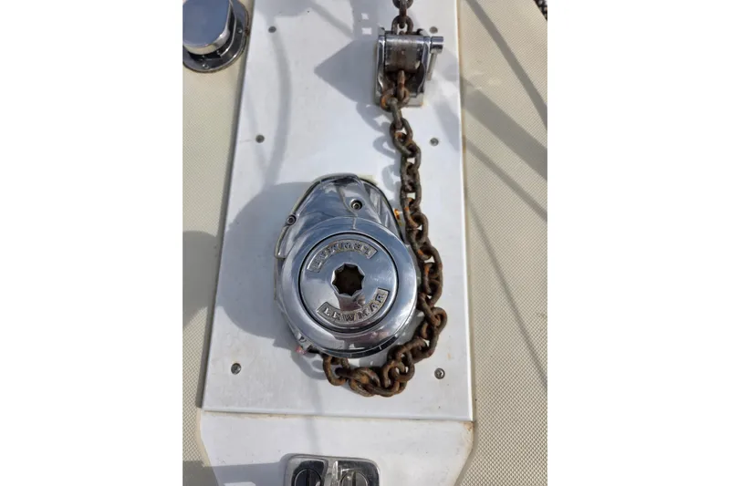 Callahan Yacht Photos Pics Windlass and anchor chain on 2000 Ta Shing Taswell 44 All Season yacht deck.