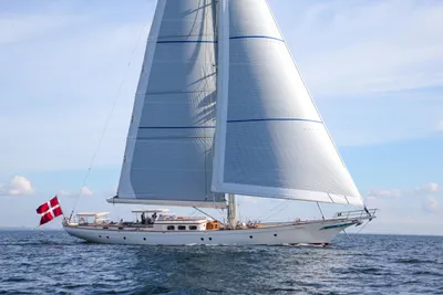 Royal Huisman Hybrid Cutter sloop