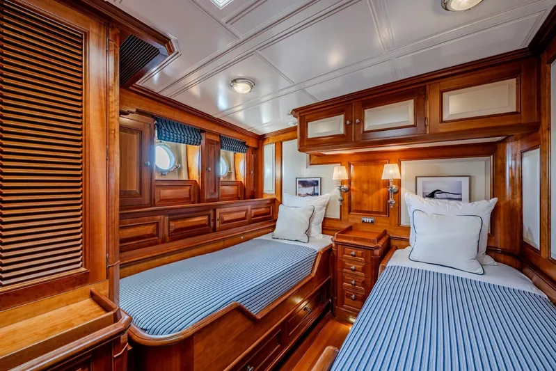 Foftein Yacht Photos Pics Guest cabin 1