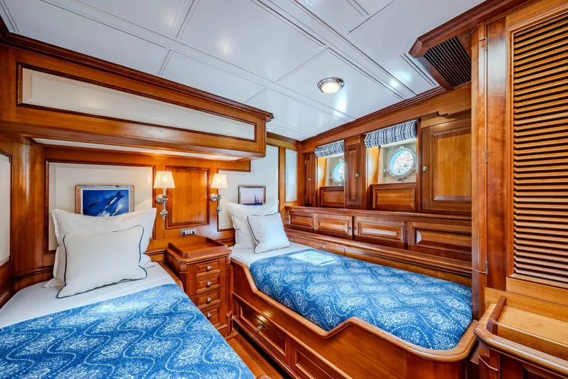 Foftein Yacht Photos Pics Guest cabin 2