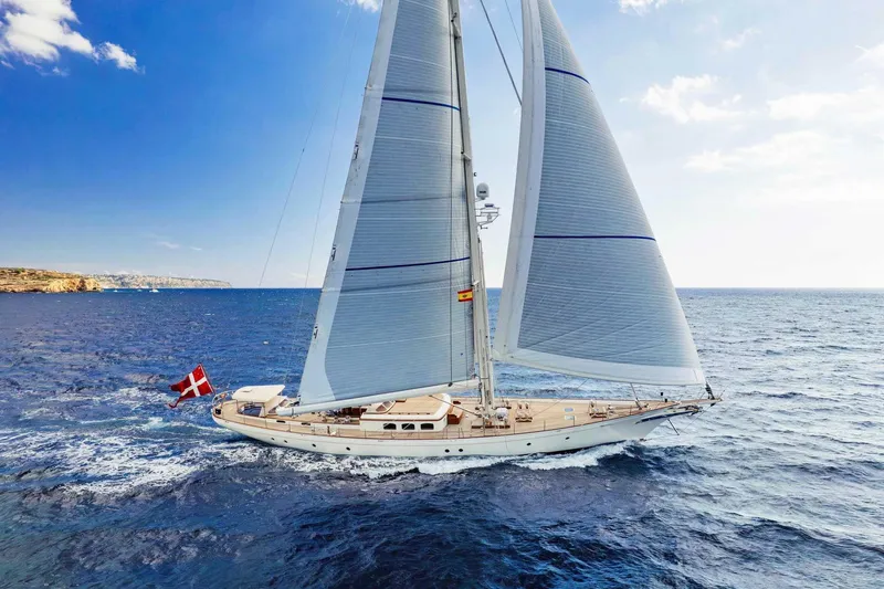 Foftein Yacht Photos Pics Royal Huisman FOFTEIN - Hybrid Cutter sloop