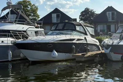 2010 Bayliner 335