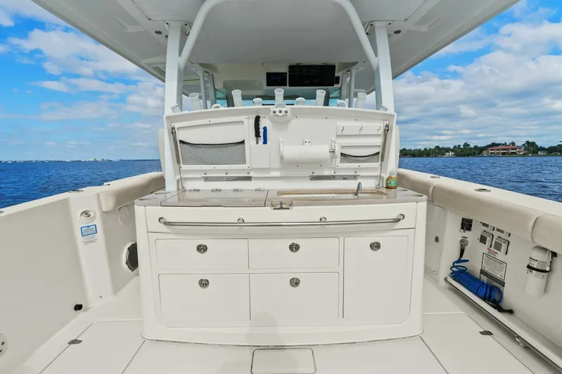 Lima Kilo Yacht Photos Pics 2019 Boston Whaler 380 Outrage 'Lima Kilo' - Wet Bar