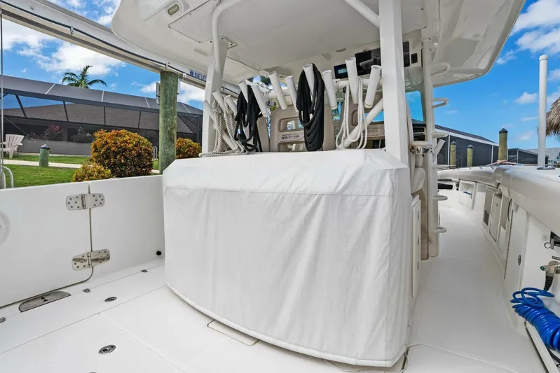 Lima Kilo Yacht Photos Pics 2019 Boston Whaler 380 Outrage 'Lima Kilo' - Wet Bar