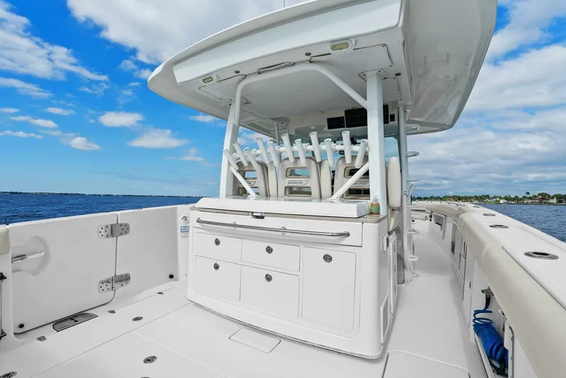 Lima Kilo Yacht Photos Pics 2019 Boston Whaler 380 Outrage 'Lima Kilo' - Wet Bar