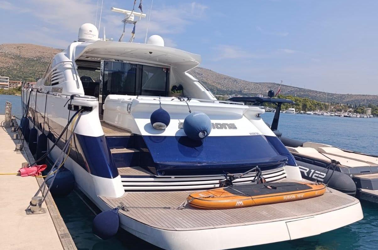 PERSHING 76 2005 OPEN YACHT