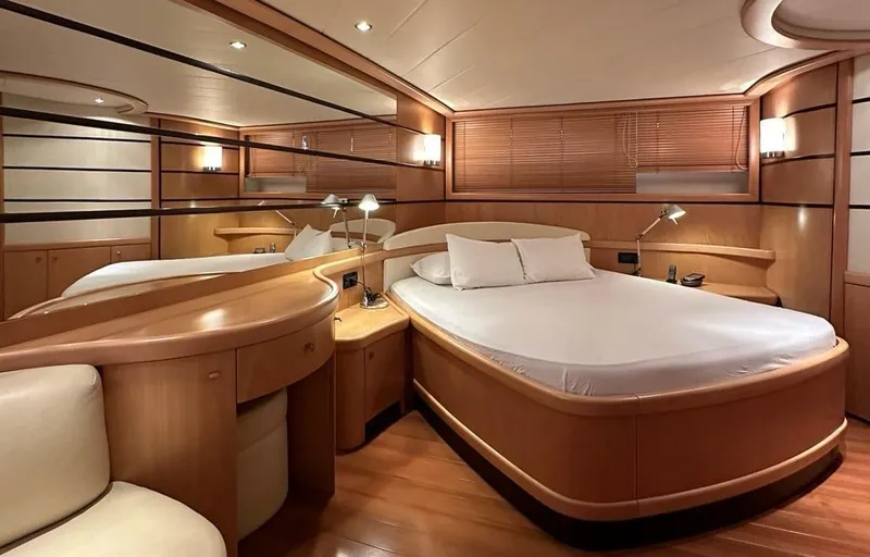  Yacht Photos Pics PERSHING 76 2005 OPEN YACHT