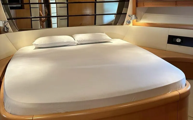  Yacht Photos Pics PERSHING 76 2005 OPEN YACHT