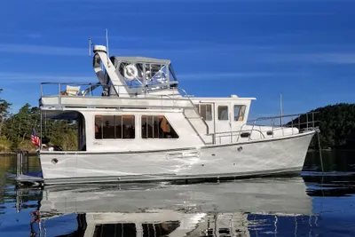 Helmsman Trawlers 38E Pilothouse