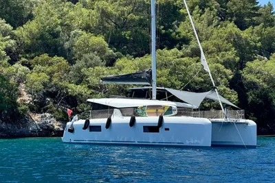 Lagoon 42