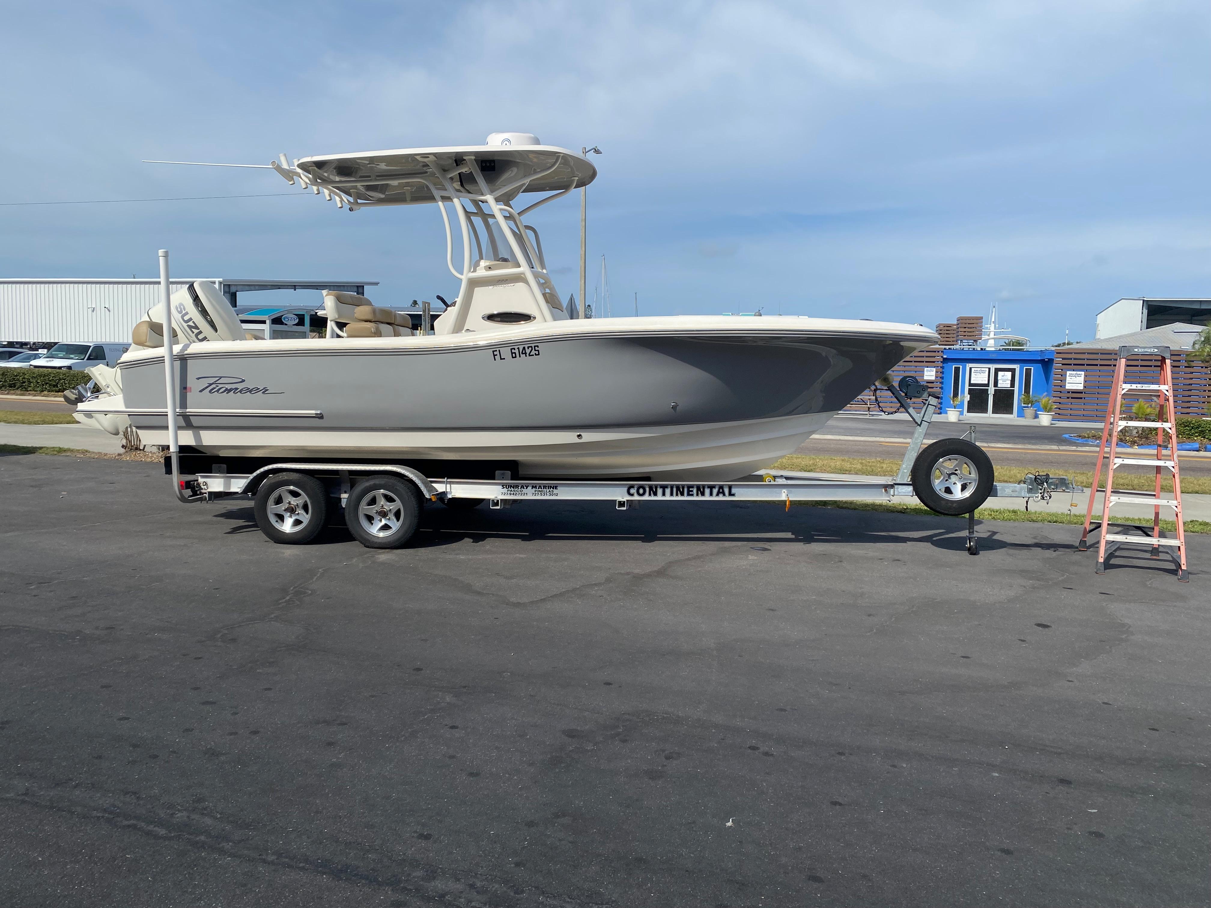 2019 Pioneer 222 Sportfish Center Console Boote Kaufen YachtWorld